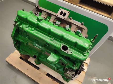 Widok na silnik John Deere JD14 i przekładnię eAutoPowr