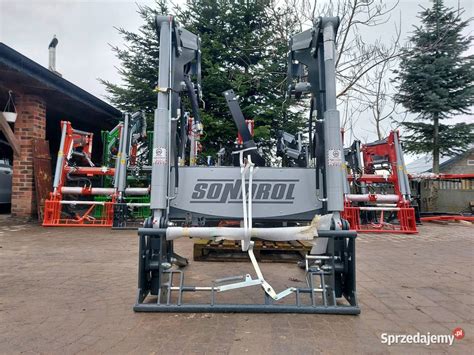 zdjęcie ładowacza czołowego Sonarol LC SNR 300 w akcji