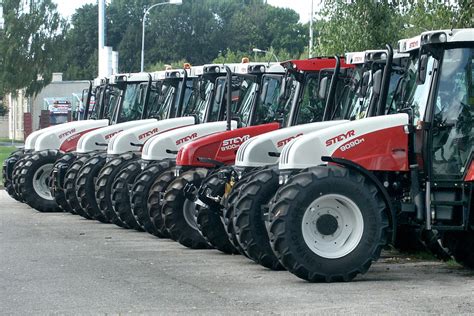 Schemat prezentujący udział rynkowy ciągników Steyr w Austrii na tle konkurencji