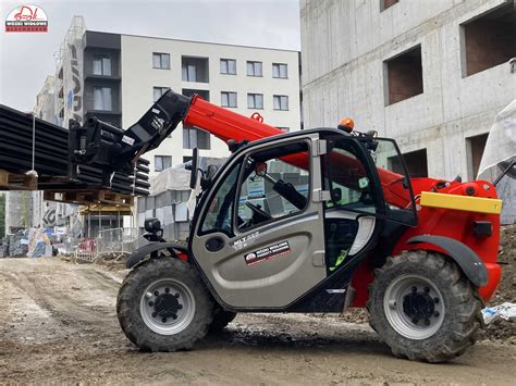 Porównanie wózka widłowego i ładowarki teleskopowej