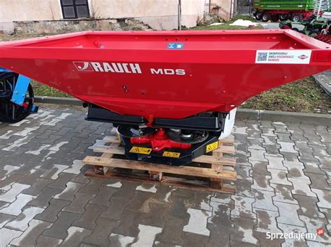 Rozsiewacz Rauch MDS w wersji W z widoczną wagą
