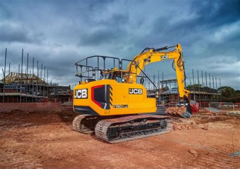 Zdjęcie koparki JCB 150X LC z widocznym oznaczeniem modelu