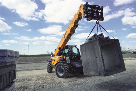 Katalog produktów JCB z wyróżnionymi ładowarkami teleskopowymi