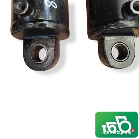 zdjęcie tylnego podnośnika z wyjściami hydraulicznymi