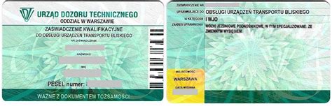 Wzór plastikowej karty kwalifikacyjnej UDT z wyszczególnionymi polami (imię, nazwisko, numer ewidencyjny, kategoria urządzenia).