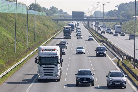 Autotransporter na autostradzie w Europie