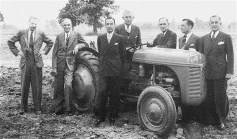 zdjęcie założyciela New Holland, Abe Zimmermana, lub jego warsztatu