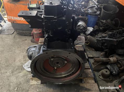 Silnik Yanmar 3TNV w minikoparce