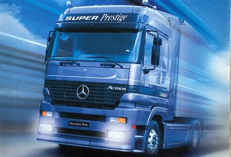 Schemat prezentujący kluczowe innowacje technologiczne Mercedesa Actros MP1