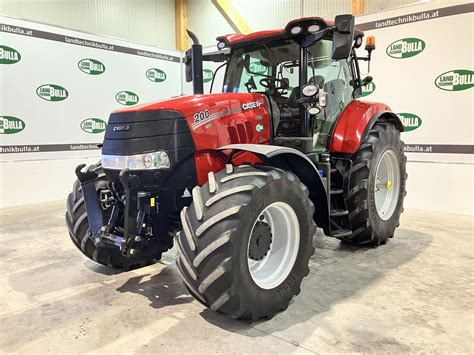 Dźwigienki przy wyjściach hydraulicznych w ciągniku Case IH Puma 200