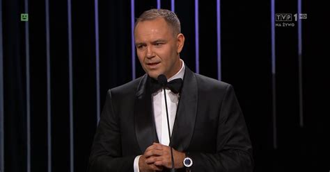 Szymon Chodyniecki podczas gali wręczenia nagród VEVO