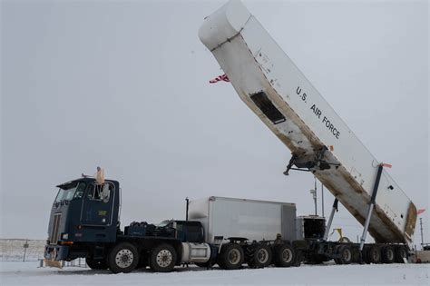 zdjęcie ciągnika GMC Minuteman Missile Transporter