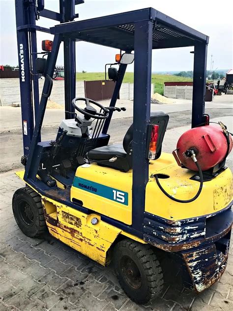Wózek widłowy Komatsu FG18HW w akcji