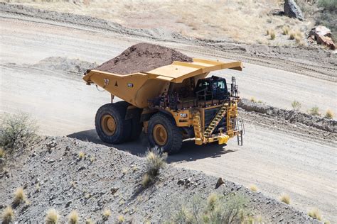 Wozidło Cat® 745 w akcji