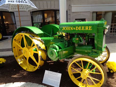Schemat konstrukcji ciągnika John Deere Model D z 1923 roku
