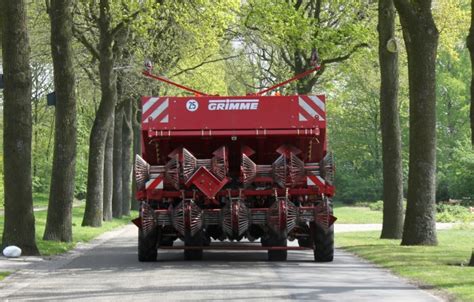 sadzarka do ziemniaków GRIMME GL 860 Compacta w grze Farming Simulator 19