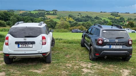 zdjęcie Dacii Duster w terenie