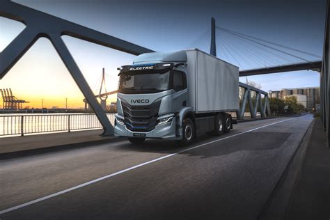 zdjęcie przedstawiające gamę pojazdów Iveco