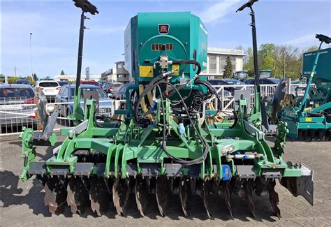 Agregat Sigma o szerokości 4,5 m w pracy na polu