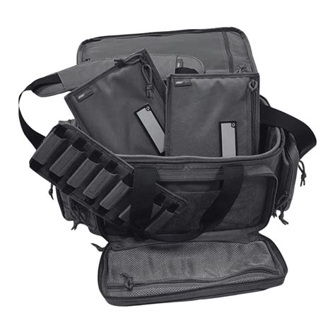 Zdjęcie Range Bag otwartego, z widoczną bronią krótką i akcesoriami