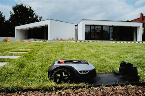 nowoczesny robot koszący