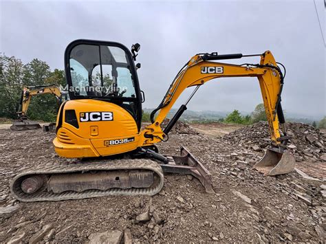 Thematic photo of a JCB 8035 ZTS mini excavator on a construction site
