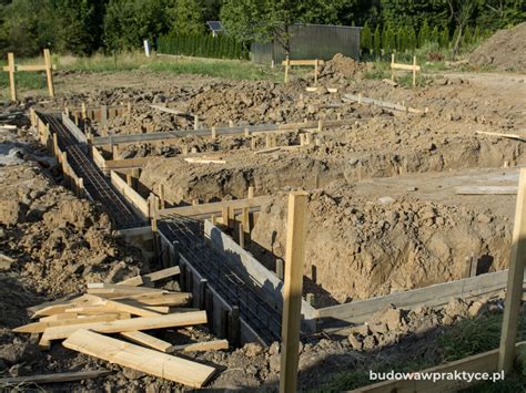 Wykop pod ławy fundamentowe