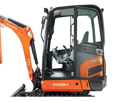 Infographics showing the adjustable tracks mechanism of Kubota KX018-4