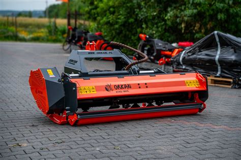 Orkan KTKS/C PUMA - zdjęcie kosiarki w pracy na trudnym terenie