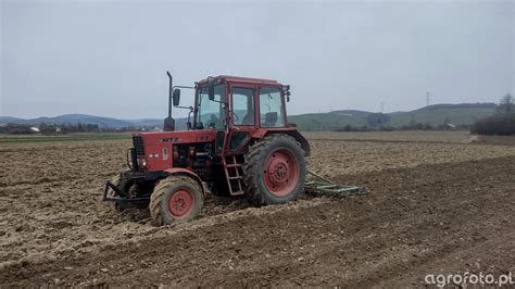 zdjęcie ciągnika MTZ 82