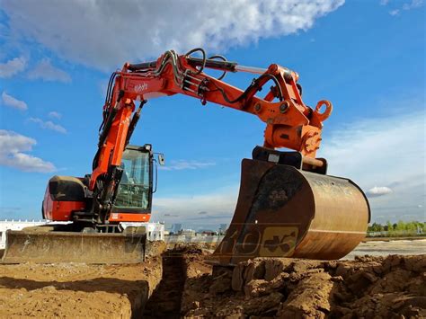 Przykładowe modele koparek Komatsu PC - od minikoparek do ciężkich koparek gąsienicowych