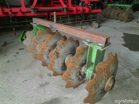 Przykładowe talerze brony talerzowej z agresywnym zębem