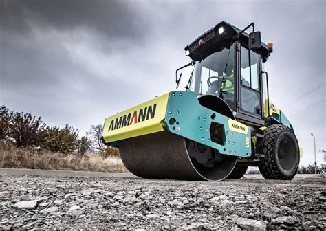 Infographic comparing different Ammann roller models and their specifications