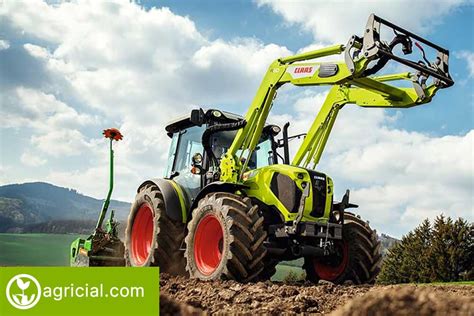 Thematic photo of a Claas tractor with a front loader at work