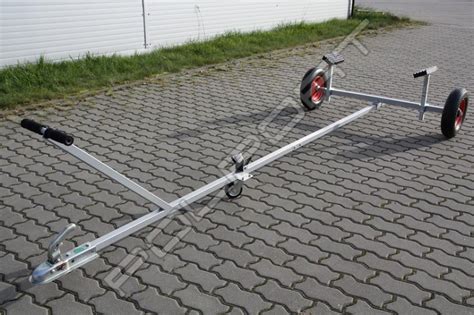 minikoparka wombat z zaczepem samochodowym