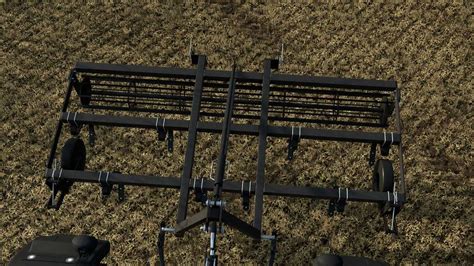 Zrzut ekranu z gry Farming Simulator 15 przedstawiający agregat uprawowo-siewny