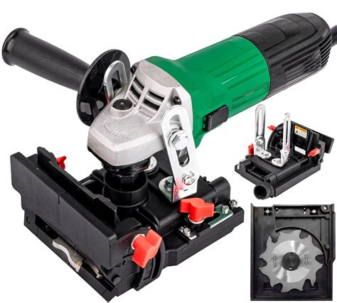 Zatarty mechanizm włącznika szlifierki kątowej, widoczny kurz i brud