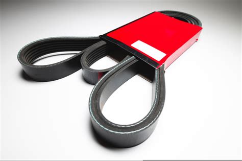 zdjęcie dokładnie napiętego paska klinowego w zagęszczarce