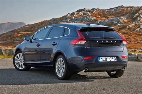 Ręcznie malowane Volvo V40 na targach