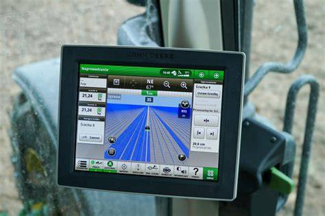 Wyświetlacz GreenStar w kabinie ciągnika John Deere