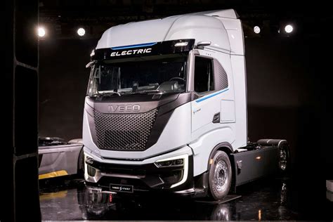 IVECO S-eWay na drodze