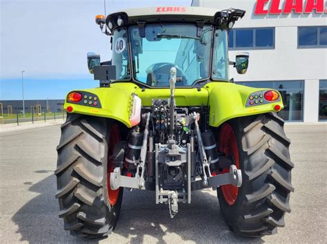Zdjęcie ciągnika CLAAS Arion 420 w polu