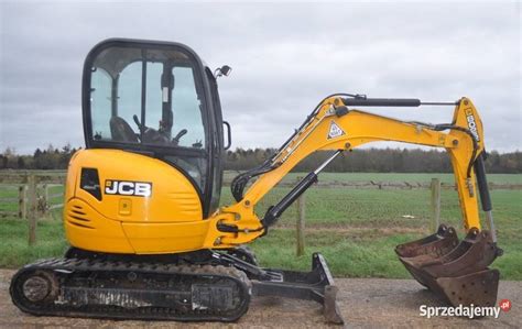 zdjęcie minikoparki JCB 8025 w akcji