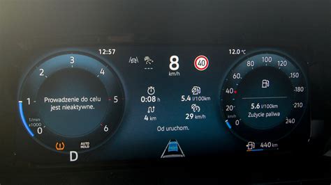 Diagram porównujący wymiary tłoków Forda dla różnych modeli silników.