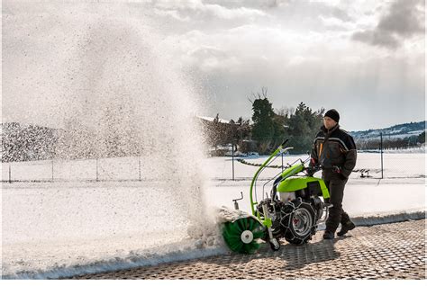 Zdjęcie ciągnika jednoosiowego Grillo G 131 z glebogryzarką