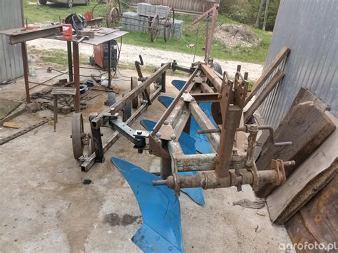 Zdjecie pługa obrotowego Fortschritt B55 w akcji
