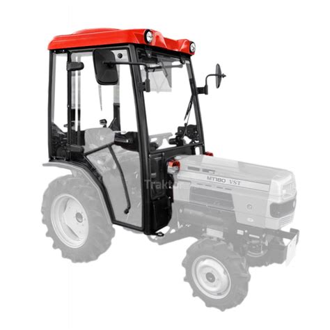Wnętrze kabiny operatora traktora Kubota L1