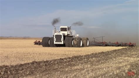 zdjęcie ciągnika Big Bud 640