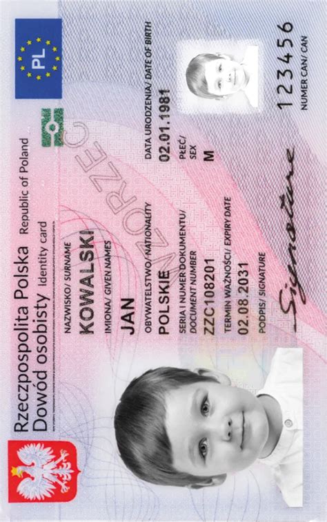 Zdjęcie przedstawiające kartę gwarancyjną i dowód zakupu.