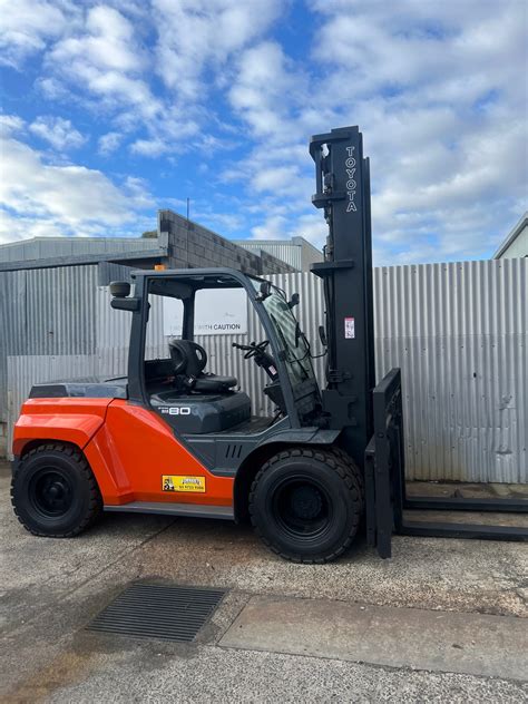 Photo of a specific model of a used forklift available for sale